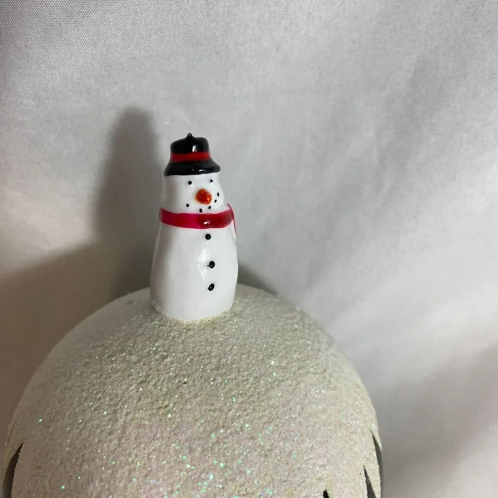 #8280 HAND PAINTED LARGE GLASS CHRISTMAS ORNAMENT SNOW MAN GREEN 3.25 in